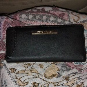 Steve Madden Black Leather Zip Wallet with Gold Plaque